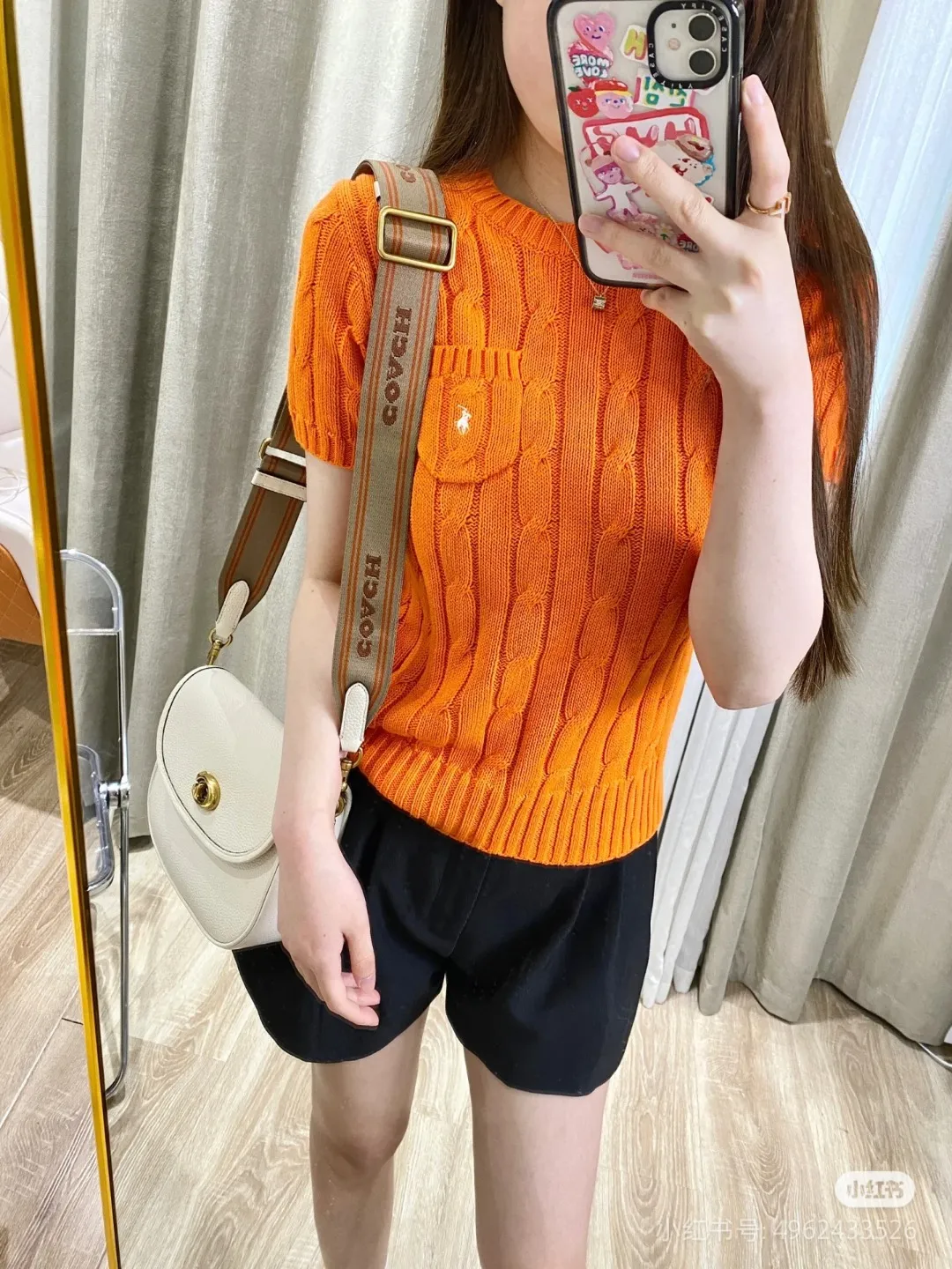 P154 💰 "Top quality" Style number: DS222# (not off the shelves all year round) [Ralph Lauren round neck pocket style solid color pony embroidered logo knitted short sleeves] ✅Ralph Lauren Ralph Lauren classic basic pocket all-match style goddess knitted short sleeves for all seasons ✅Main supplier platform live broadcast Wholesale entity Replenish when out of stock Not off the shelf ✅ZP quality 1:1 version Scan the code to enter the GF website Counter quality ✅Details and quality are the only one in Guangzhou. Imported quality cotton yarn, focusing on high-end, cost-effective, good quality needless to say. ✅The version is restored to the original order. The maximum size can be worn up to 160 pounds. Loose, comfortable and stress-free. ✅The upper body is simple and easy to match. A must-have for goddess ootd. Good-looking clothes are never picky. A must-have in the goddess’ wardrobe. Size: S-XL. Color: White, almond, purple, orange, gray, yellow, black, khaki, pink, navy, rose, green. Chinese red olive green light blue white label light blue blue label